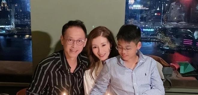F1最危险的空气动力学,车底那条缝,是怎么把赛车一步步逼到失控的边缘
