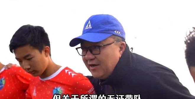 王钰栋不用踢中锋了,卡多索首秀战重庆,刘建业有魄力,培养多个李镇全