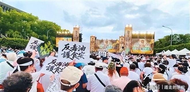 夏窗暗战：续约、租借与老将的转身夏天的足球转会市场，总是热闹得让人眼花缭乱