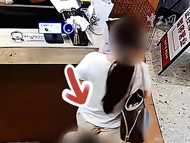 25岁切尔西旧将梅开二度，维拉6