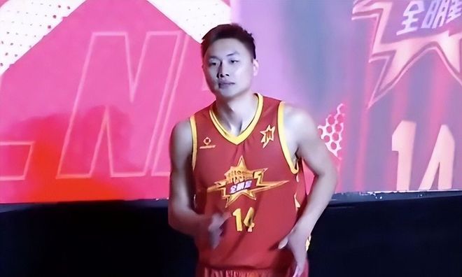 12分9板4助!杨瀚森夏联首秀被好兄弟隔扣,开拓者囤积5大中锋